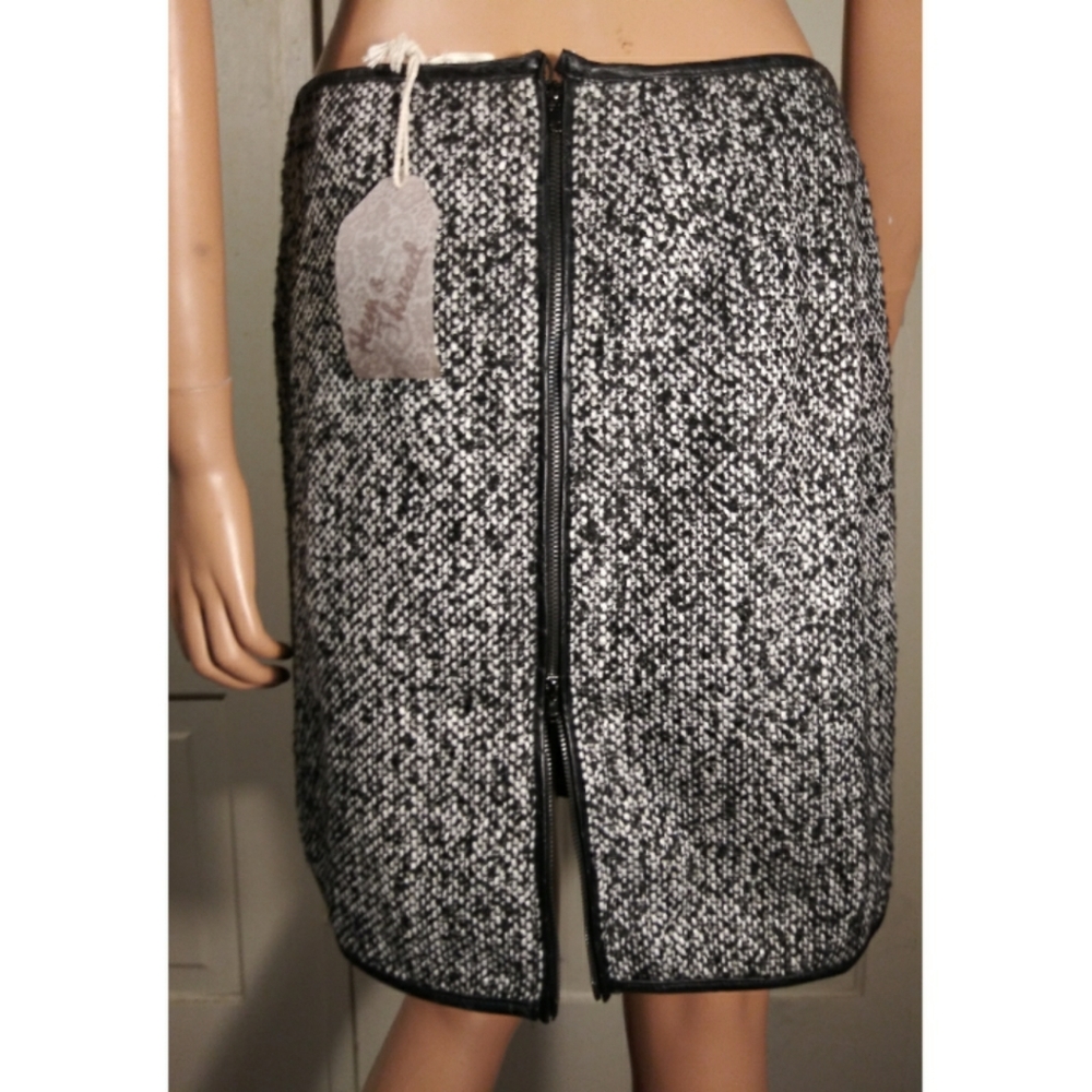 NWT Zippered back wool blend skirt tweed boucle